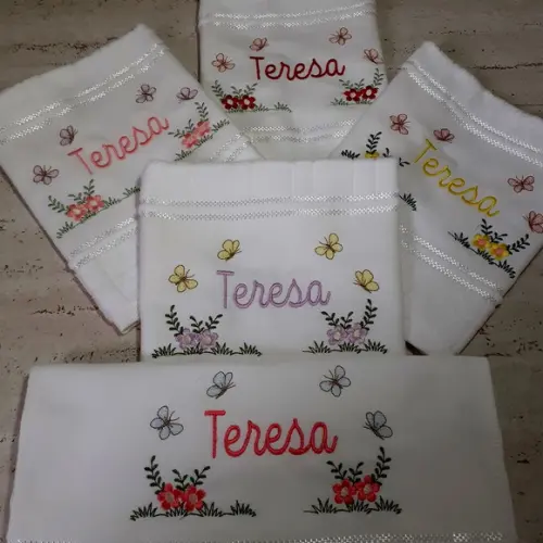Toalha Escolar Bordada e Personalizada 5 Unidades