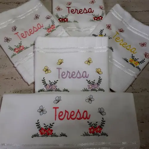 Toalha Escolar Bordada e Personalizada 5 Unidades