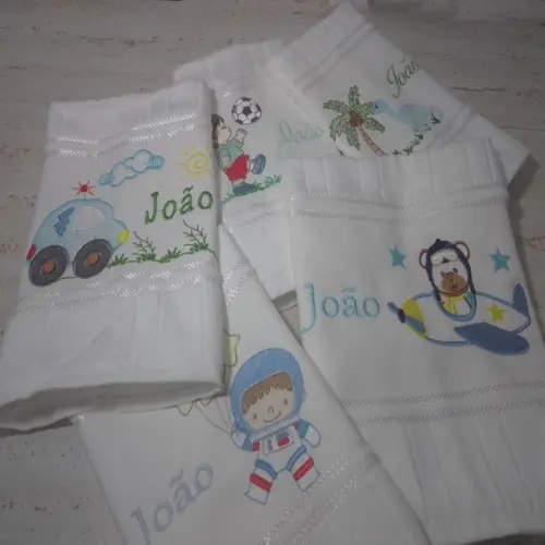 Toalha Escolar Bordada e Personalizada 5 Unidades