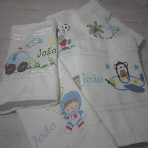 Toalha Escolar Bordada e Personalizada 5 Unidades