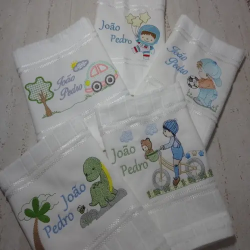 Toalha Escolar Bordada e Personalizada 5 Unidades