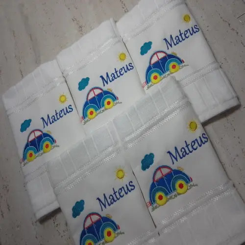Toalha Escolar Bordada e Personalizada Carrinho 5 Unidades