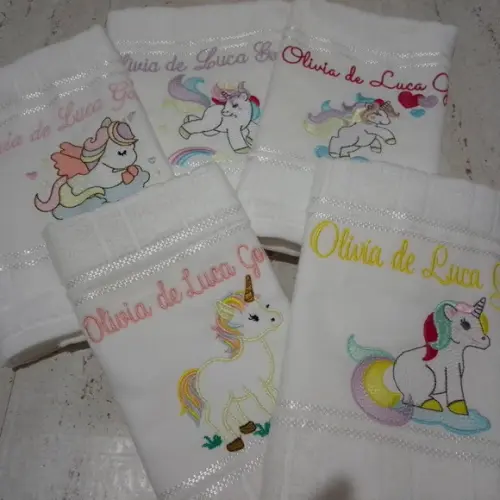Toalha Escolar Bordada e Personalizada Unicórnio 5 Unidades