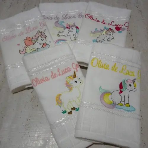 Toalha Escolar Bordada e Personalizada Unicórnio 5 Unidades