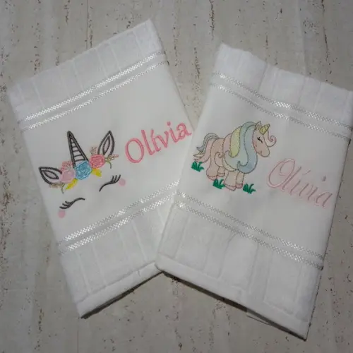 Toalha Escolar Bordada Personalizada Unicórnio 2 Unidades