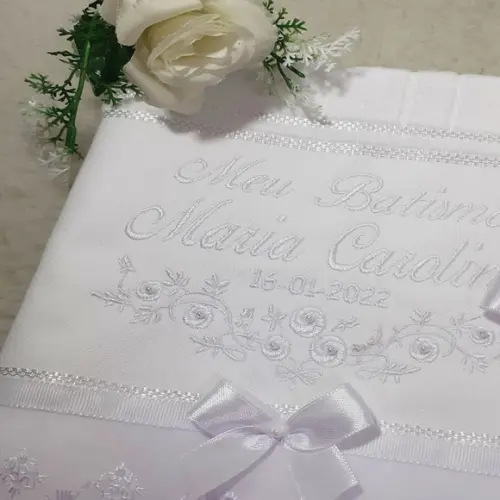Toalha para Batismo Personalizada Flores Menina