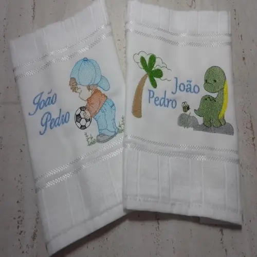 Toalha para Creche Bordada 2 Unidades