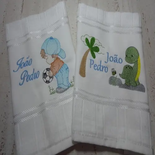 Toalha para Creche Bordada 2 Unidades