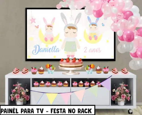 Painel de Festa para TV Metoo Dolls Festa no Rack - Digital