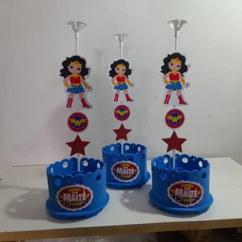 Enfeite de Mesa Mulher Maravilha Baby Cute Centro de Mesa