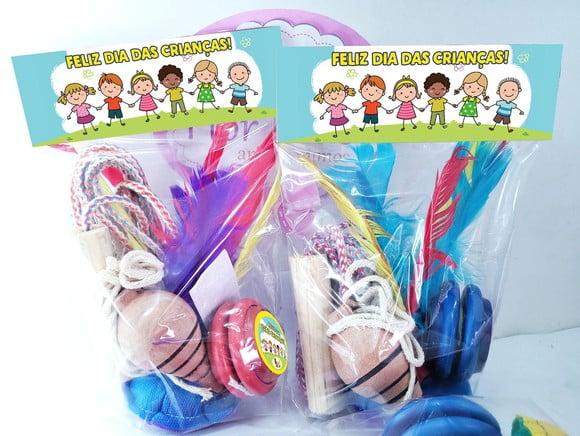 Brinde Brinquedos Raíz Personalizados Dia das Crianças