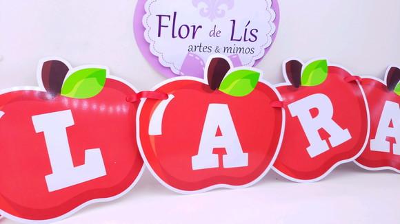 Decoração Branca de Neve com Bandeirola e 2 Quadros