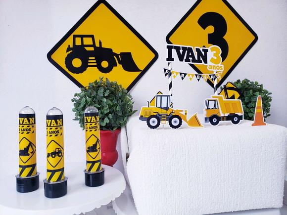 Festa em Casa Obras Topo de Bolo com Tubetes