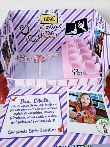 Festa na Caixa Cenário Explosão Aniversário Médica para Bolo