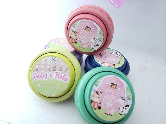 Ioiô Personalizado Fazendinha Menina Aquarela