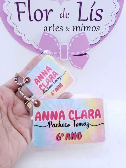 Kit 90 Etiqueta Escolar Tie Dye Chaveiro Mochila e Lancheira
