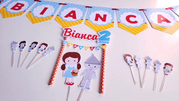 Kit Bolinho em Casa com Topo de Bolo Bandeirola e Toppers Oz