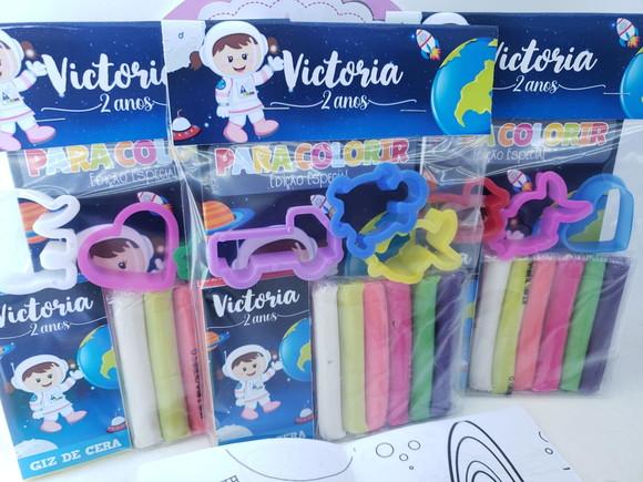 Kit de Colorir com Massinha Astronauta Menina Galáxia