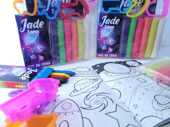 Kit de Colorir com Massinha Universo Menina Galáxia