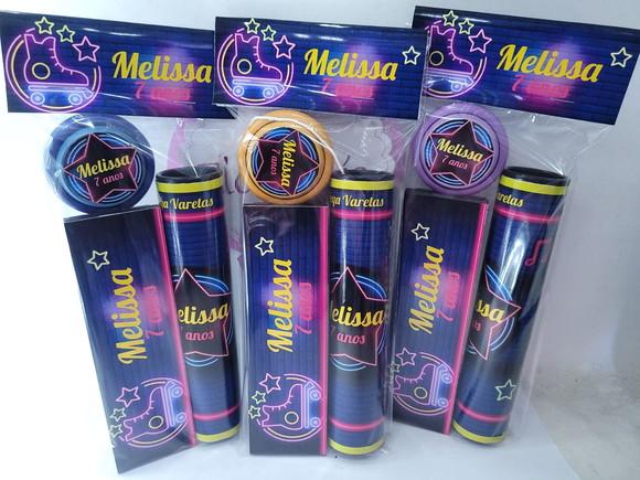 Kit Diversão Balada Neon Lembrancinha Festa Vareta Dominó