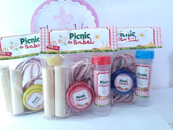 Kit Diversão Brinquedos Piquenique Menina Corda Bolha e Ioiô