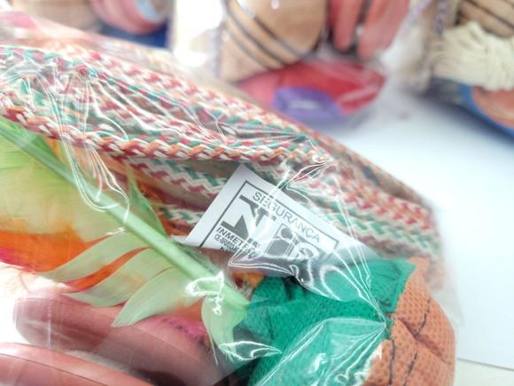 Kit Diversão Chapeuzinho Vermelho Peteca Corda Ioiô e Pião