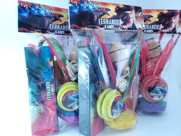 Kit Diversão King Kong Dominó Peteca Pião Ioiô Lembrancinha