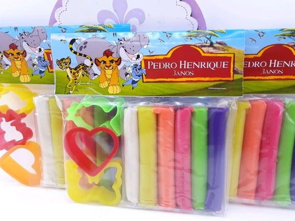 Kit Massinha Guarda do Leão com Cortadores