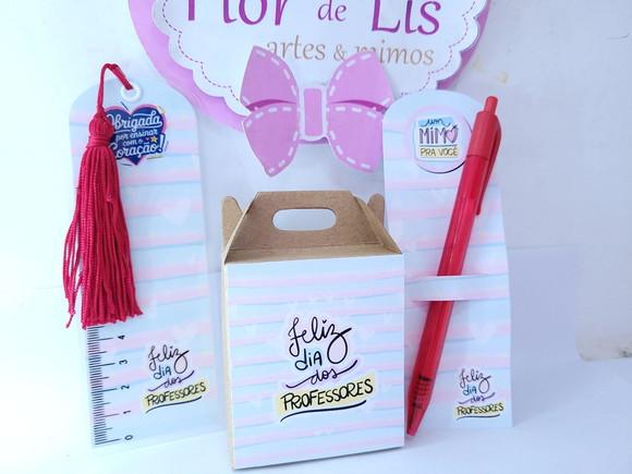 Lembrancinha Kit Professores Caixa Régua e Marca Pág