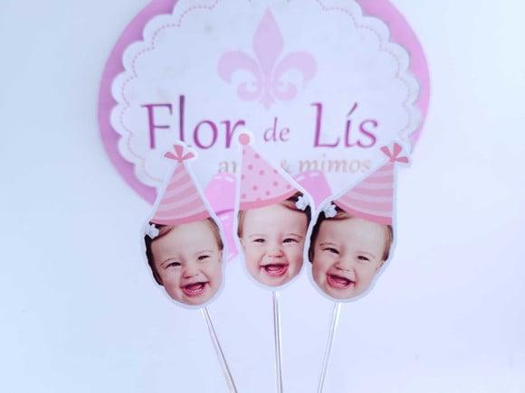 Topper de Doce Rostinho Bebê Menina com Foto e Chapeuzinho