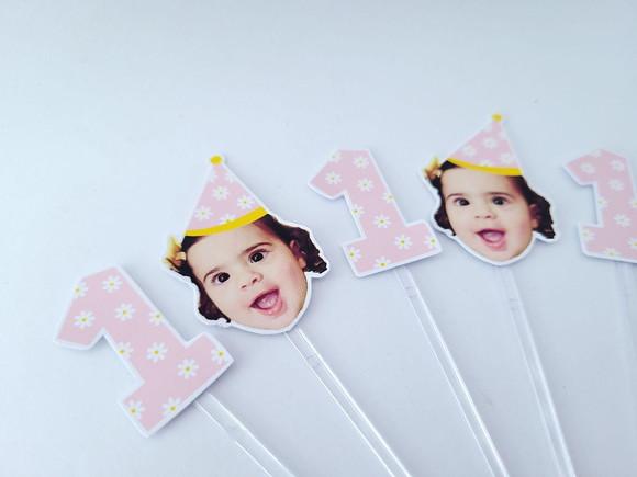 Topper de Doce Rostinho Margaridas com Foto e Chapeuzinho