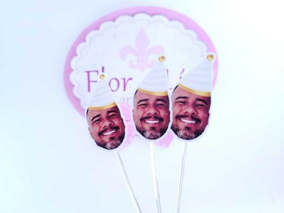 Topper de Doces Rostinho com Foto Bege e Dourado