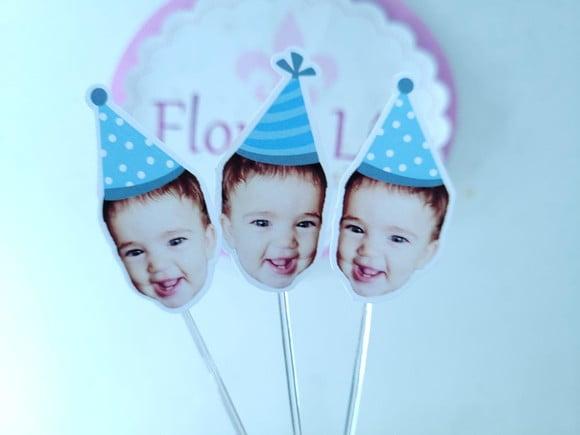 Topper de Docinho Rostinho do Bebê com Foto e Chapeuzinho