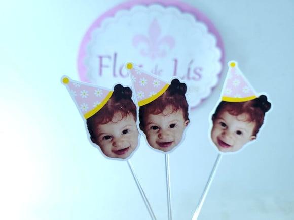 Topper de Docinho Rostinho Margaridas com Foto e Chapeuzinho
