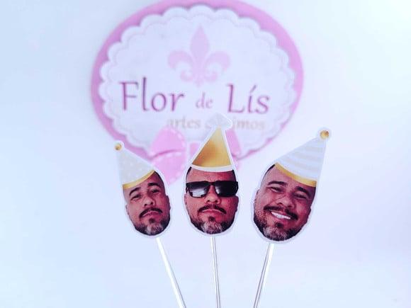 Topper de Docinho Rosto Adulto com Foto Bege e Dourado