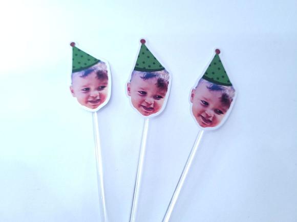 Topper de Docinho Rosto do Bebê com Foto Echapeuzinho Verde