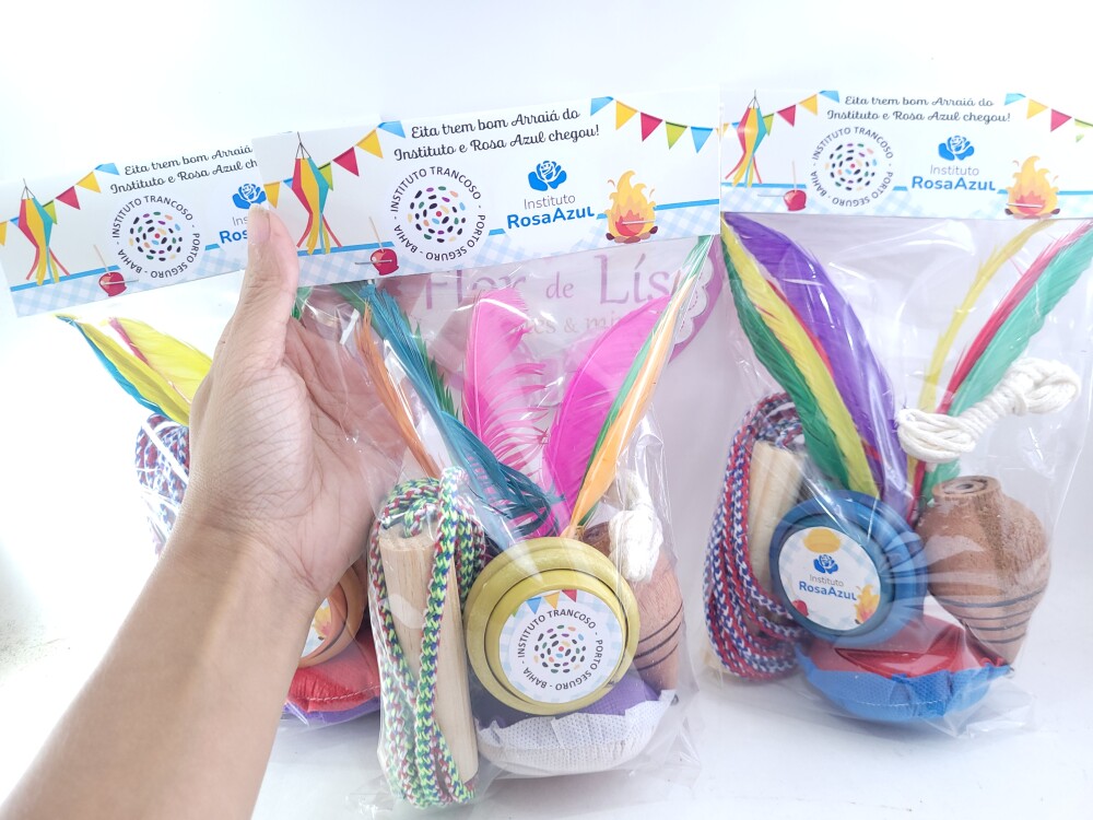 Kit Diversão Raíz Festa Junina Peteca Corda Ioiô e Pião
