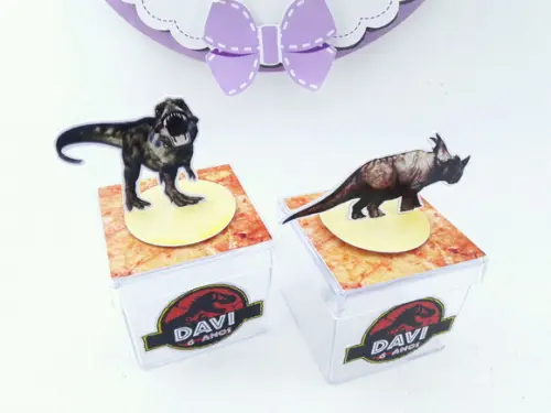 Caixinha Dinossauros Jurassic 5cm