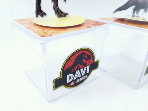 Caixinha Dinossauros Jurassic 5cm