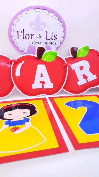 Decoração Branca de Neve com Bandeirola e 2 Quadros