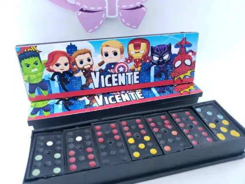 Dominó Personalizado Heróis Cute