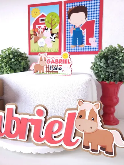 Festa em Casa Fazendinha com Letra Cursiva e Topo de Bolo
