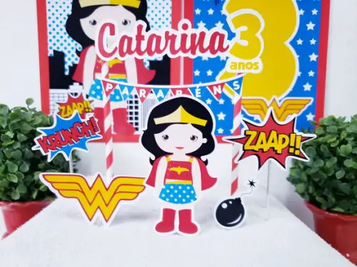Festa em Casa Mulher Maravilha Topo de Bolo com Bandeirola