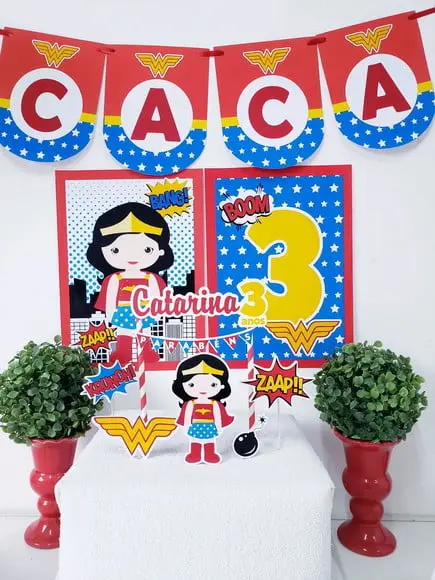 Festa em Casa Mulher Maravilha Topo de Bolo com Bandeirola