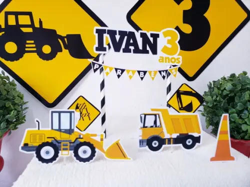 Festa em Casa Obras Topo de Bolo com Bandeirola
