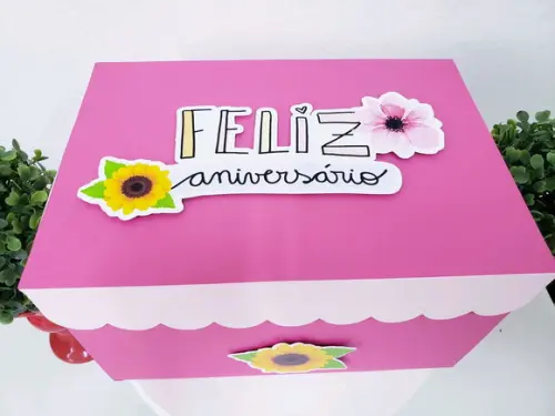 Festa na Caixa Cenário Aniversário Explosão para Bolo