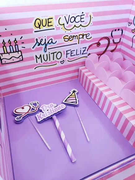 Festa na Caixa Cenário Explosão Aniversário Médica para Bolo