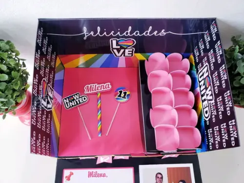 Festa na Caixa Cenário Now United Explosão para Bolo