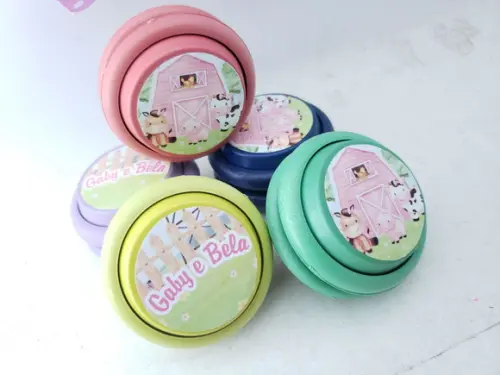 Ioiô Personalizado Fazendinha Menina Aquarela