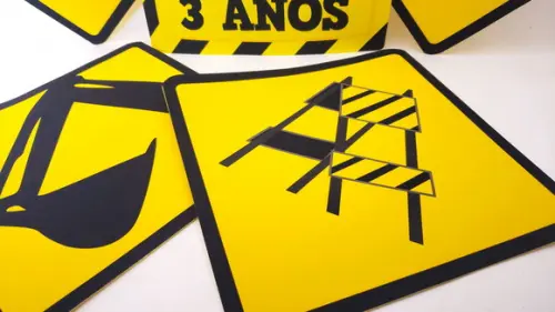 Kit Bolinho em Casa Médio Obras Caminhões